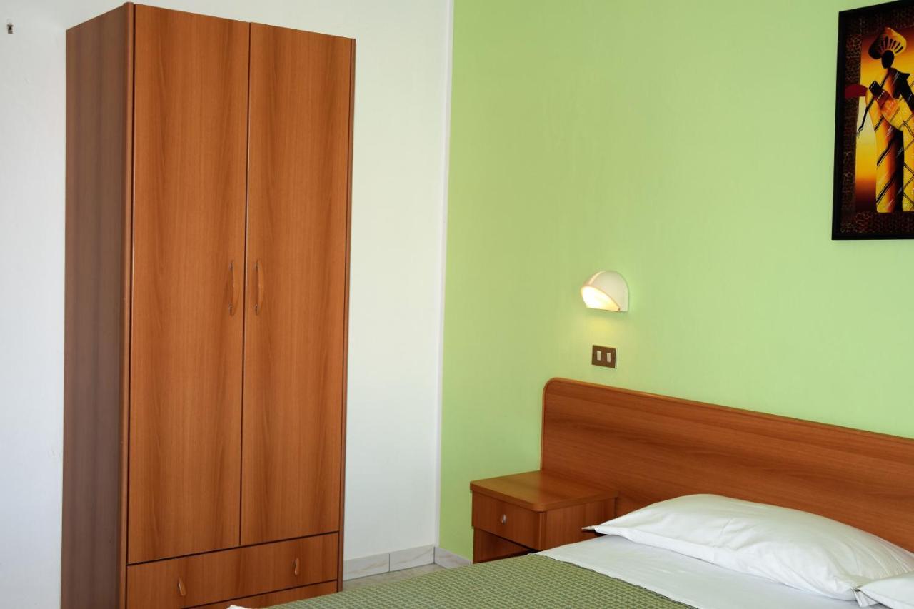 Hotel Ristorante Da Marco San Mauro Mare Kültér fotó