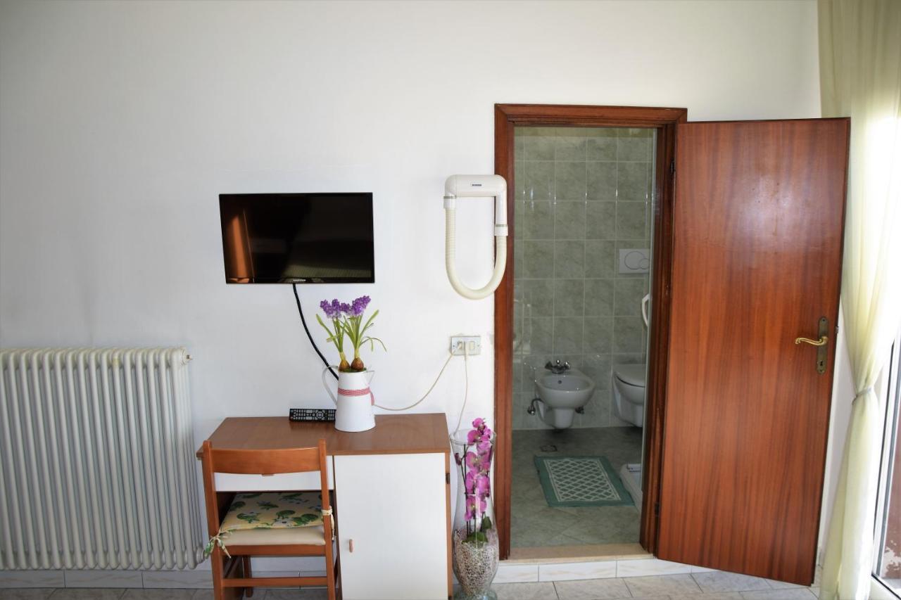 Hotel Ristorante Da Marco San Mauro Mare Kültér fotó