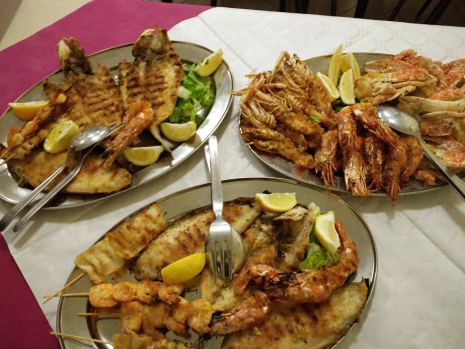 Hotel Ristorante Da Marco San Mauro Mare Kültér fotó